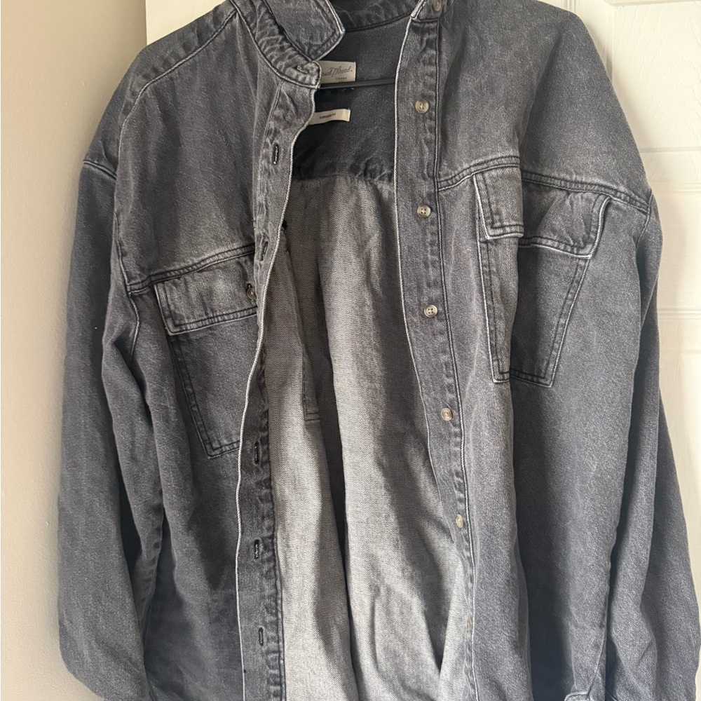 Universal Thread Women’s Charcoal Shirt Jacket